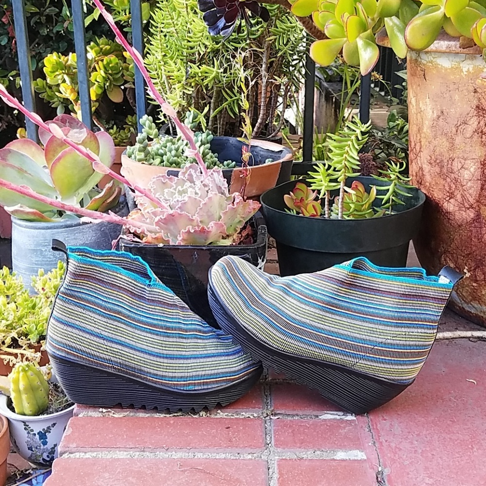 Bernie Mev multi color wedge